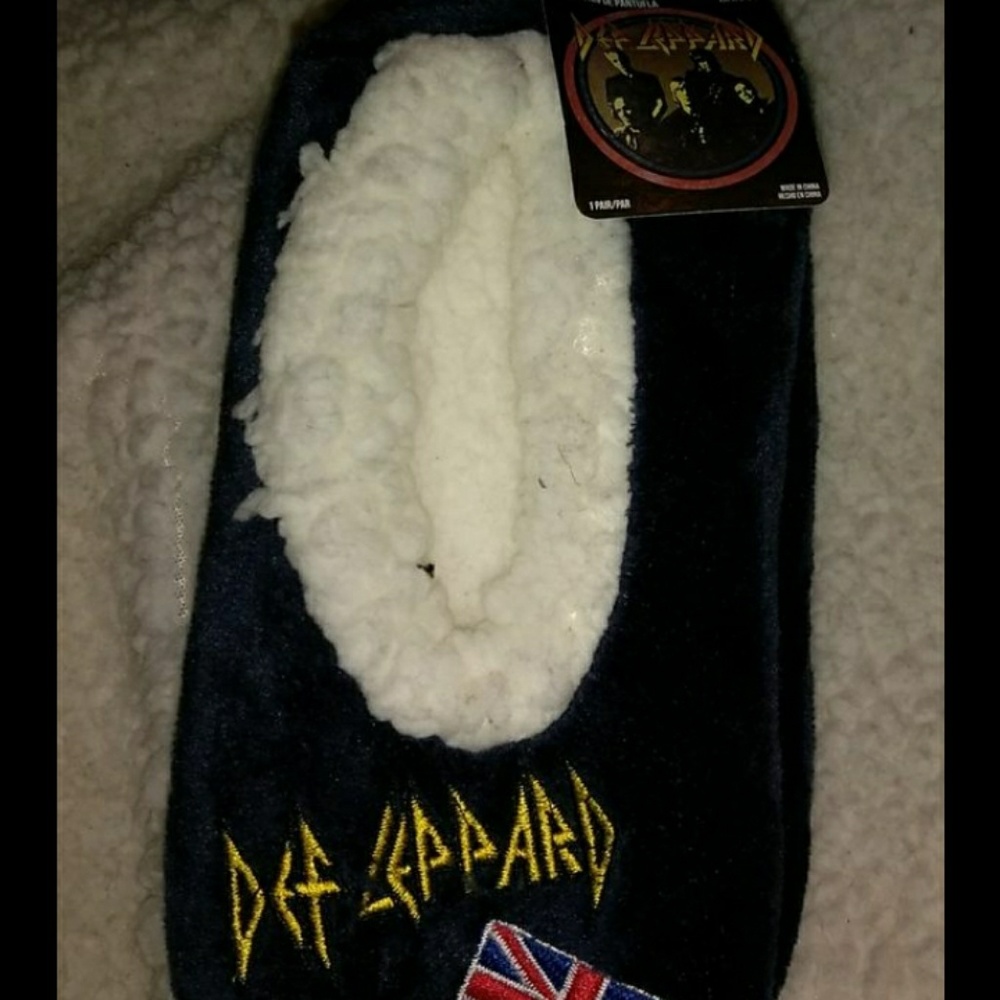 Def Leppard slippers brand new size 5 to 7